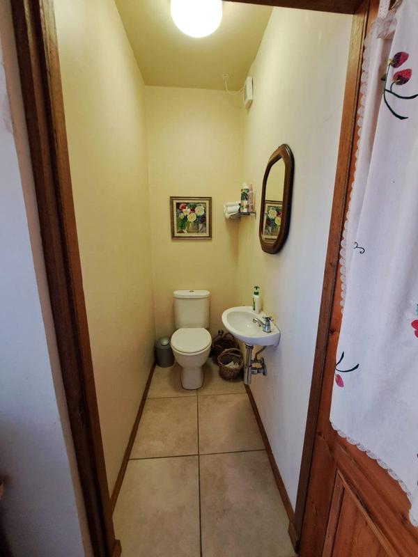 To Let 5 Bedroom Property for Rent in Mossel Bay Western Cape